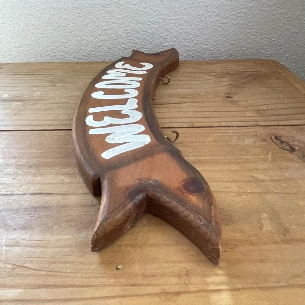 Rustic‎ Wooden Welcome Key Holder | Hand-Painted Vintage Entryway Sign